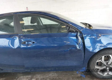 2021 Kia Forte Fe из США, поврежденный, VIN 3KPF24AD4ME385962
